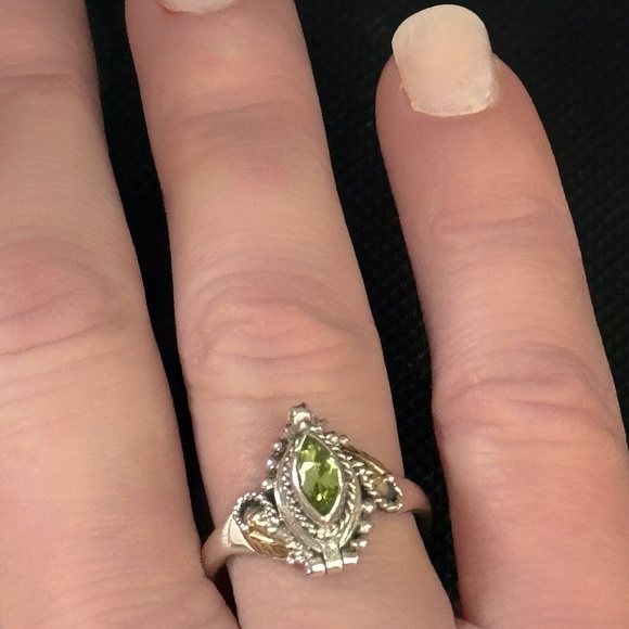 Sterling Silver Peridot "Poison" Ring - Picture 4 of 5